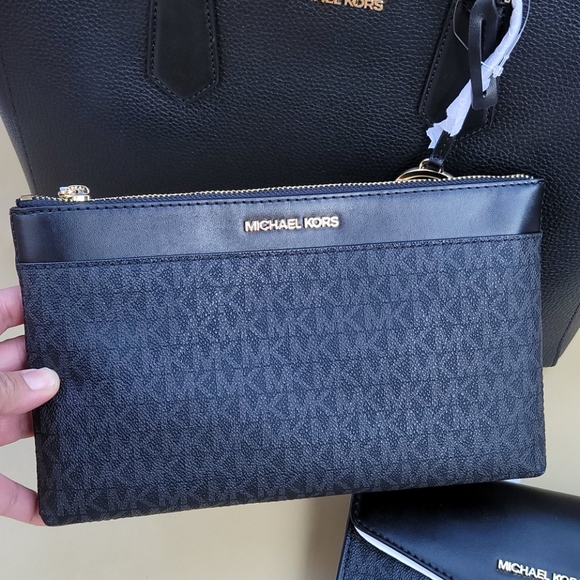 Michael Kors 3-in-1 Kimberly Tote - Picture 8 of 9